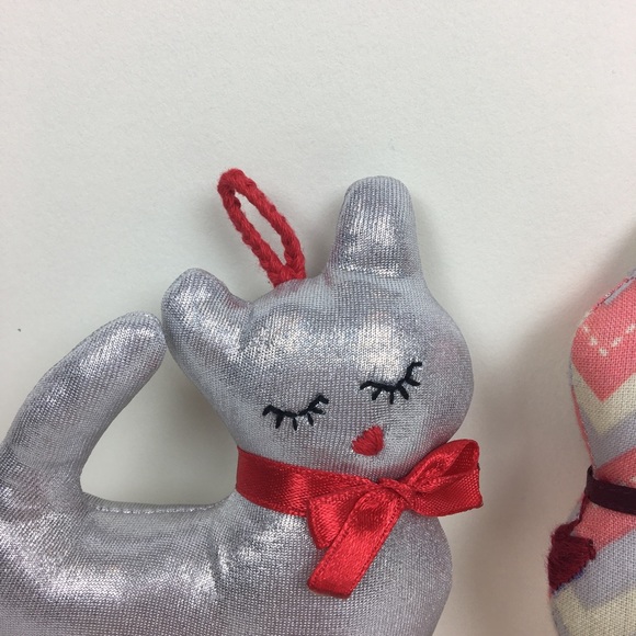 Pair of handmade cats 🐱 keychain ornaments - Picture 2 of 7